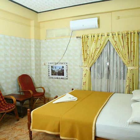 Lake Palace Family Resort Kumarakom Extérieur photo