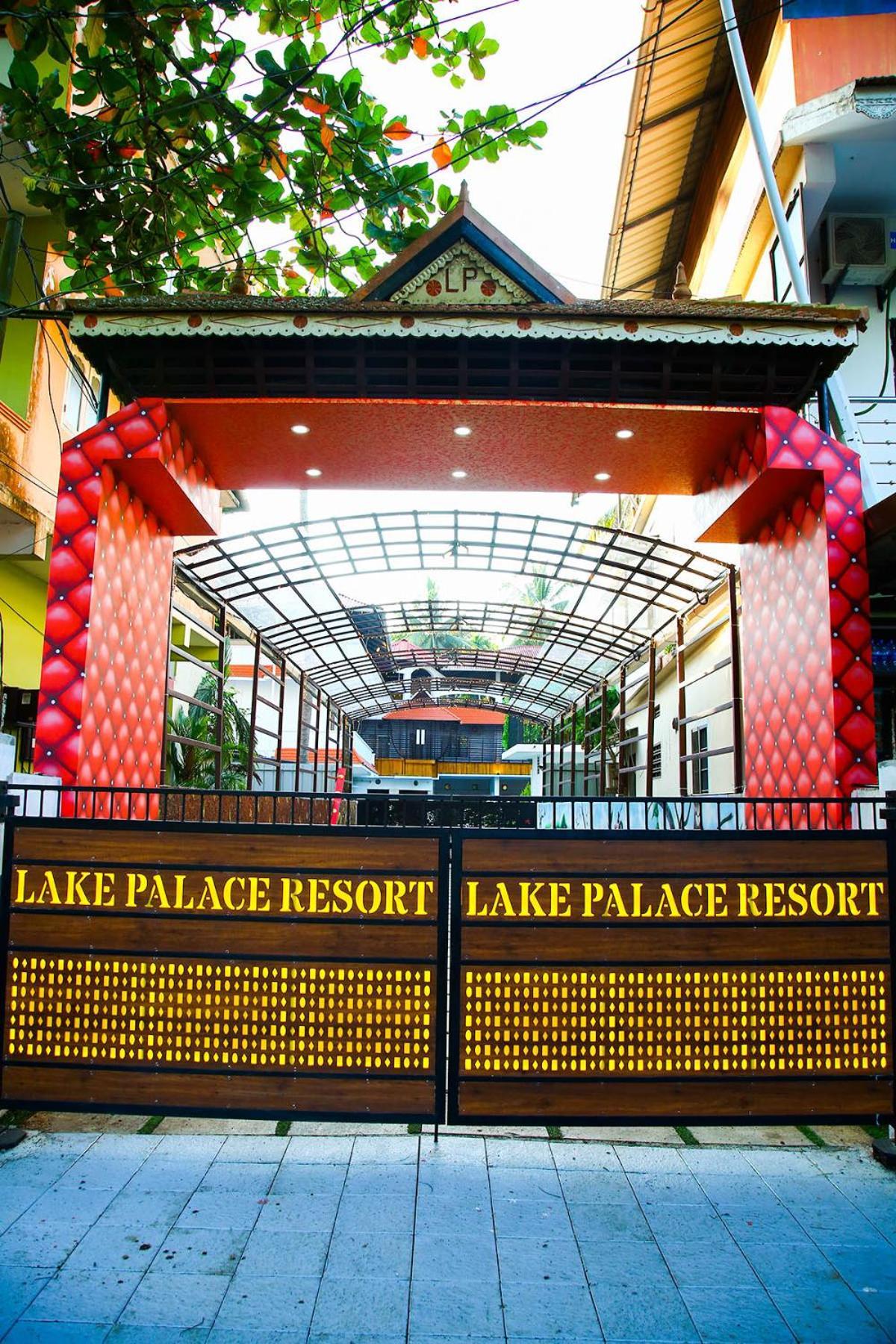 Lake Palace Family Resort Kumarakom Extérieur photo